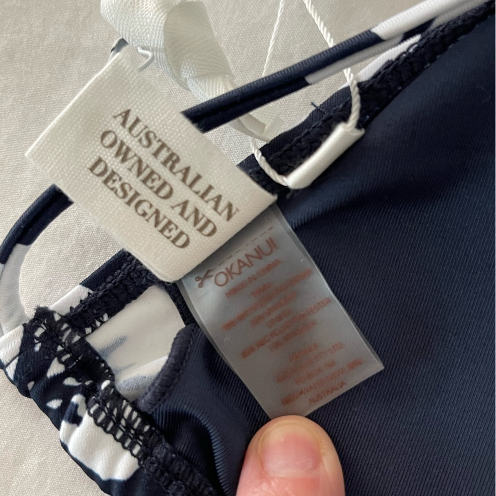 Okanui | NWT | Poseidon Reversible Bikini | Navy & White | Medium - Picture 10 of 11